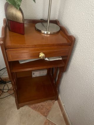 Mueble auxiliar madera oscura