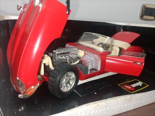 Jaguar E-Cabriolet 1961 Burago 1:18