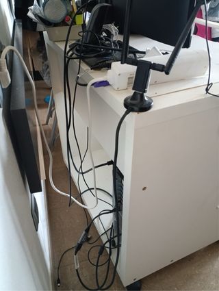 Tavolo da scrivania con ruote