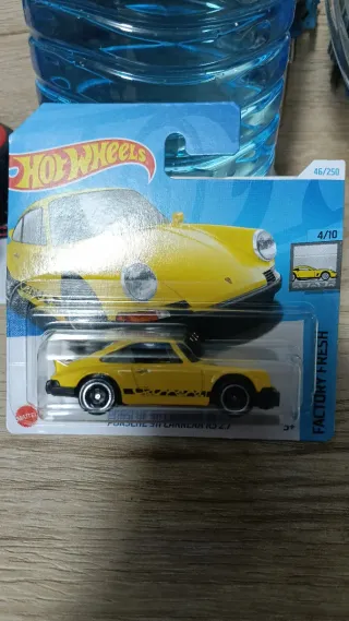 Hot Wheels Porsche 911 Carrera RS 2.7