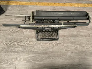 Máquina de escribir Underwood antigua