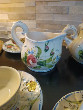 Servizio antico da tè in ceramica