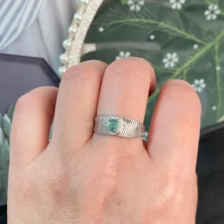 Anillo de Esmeralda natural