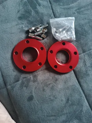 Separadores de Ruedas Rojos