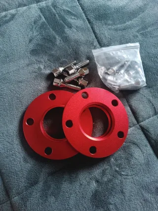 Separadores de Ruedas Rojos