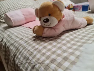 Cojín antivuelco bebé musical rosa