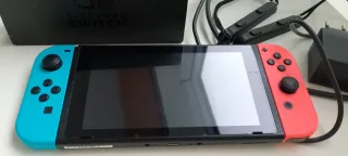 Consola Nintendo Switch Azul y Rojo