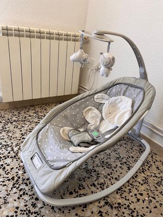 Silla bebé balancín con peluches