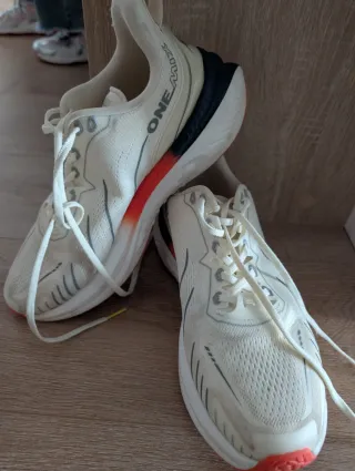 Zapatillas ONEMIX Talla 42