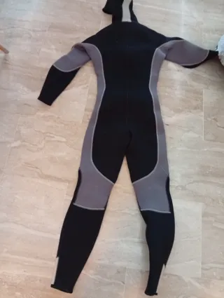 Traje de neopreno TRIBORD con capucha