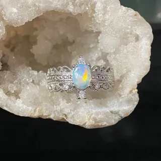 Anillo de ópalo natural