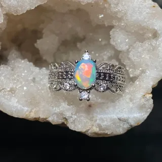 Anillo de ópalo natural