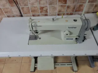 Máquina de coser industrial Brother