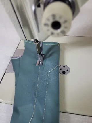 Máquina de coser industrial Brother