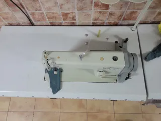 Máquina de coser industrial Brother