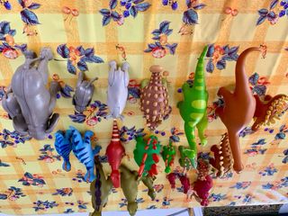 Figuras dinosaurios y animales + puzzle