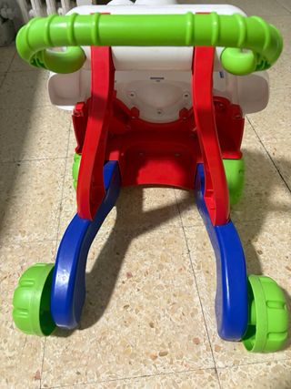 Andador bebé marca CHICCO, musical con ruedas