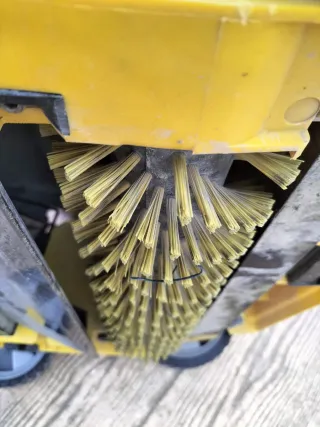 Barredora de césped artificial Roll & Comb