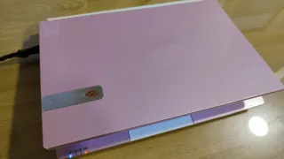 Notebook Packard Bell Rosa y Blanco