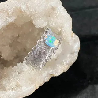 Anillo de ópalo natural