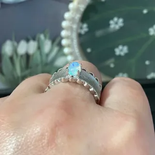 Anillo de ópalo natural