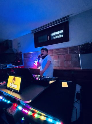DJ/PRODUCTOR: Reguetón, clásicos, 80s-90s, mashups