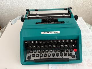 Máquina de escribir Olivetti Studio 45