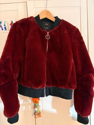 Chaqueta pelo Bershka granate Talla L