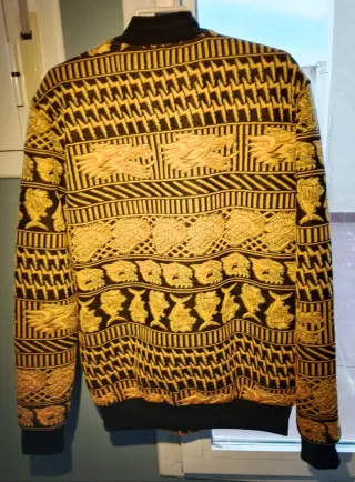 Cazadora Bomber Zara Negra y Dorada