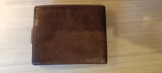 Billetera de cuero marrón