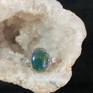 Anillo de Opalo natural