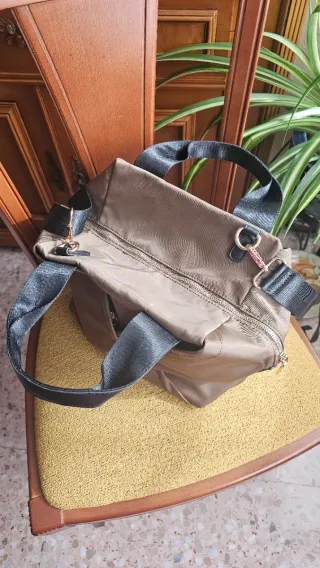 Precioso Bolso de mano y bandolera