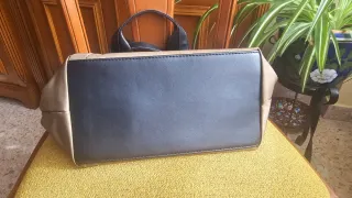 Precioso Bolso de mano y bandolera