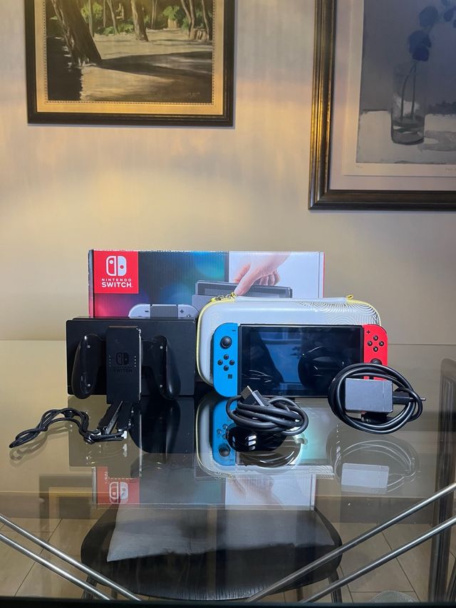 COME NUOVA! Nintendo Switch Blu/Rosso + Accessori