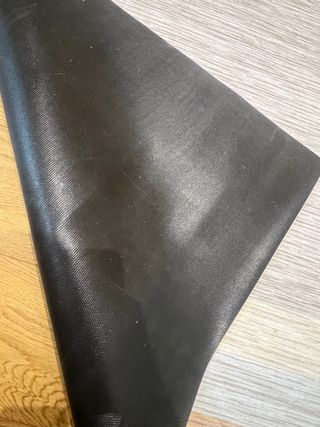 Alfombra vinílica a medida beige y marrón