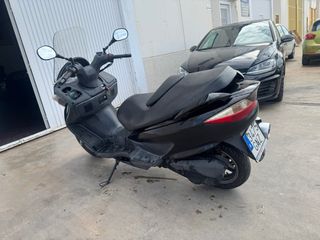 Suzuki Burgman 125 Negra