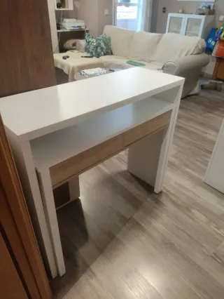Escritorio extensible blanco y madera
