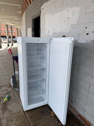 Congelador Vertical Edesa(negociable)