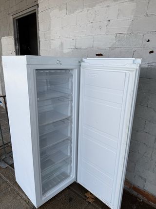 Congelador Vertical Edesa(negociable)