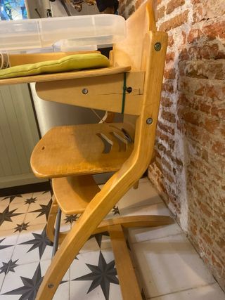 Trona de madera adaptable para bebé