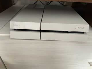 PS4 (PlayStation 4) Blanca + Mando + Juegos