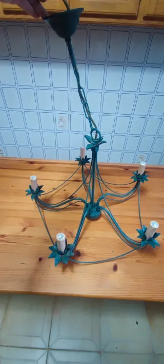 Lámpara colgante verde estilo candelabro