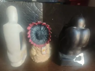 Lote de Figuras Mono Pensador e Indio