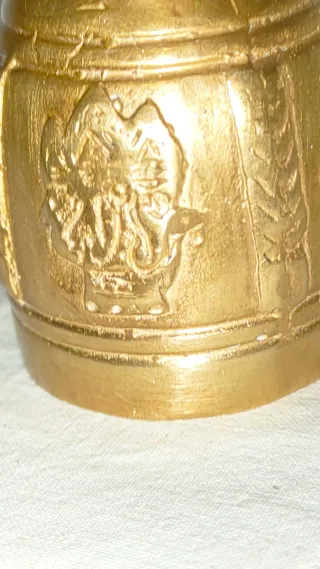 Campana de bronce nepalí antigua