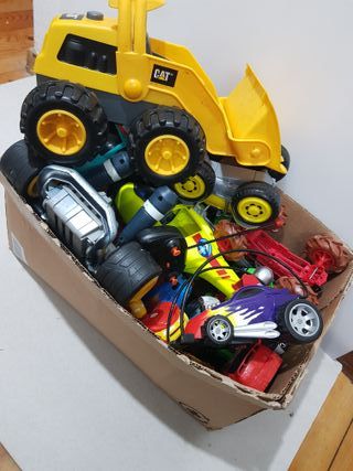 Lote de coches y vehículos de juguete