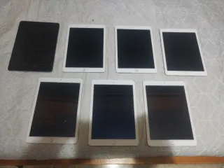 Lotto di iPad Apple Bianchi