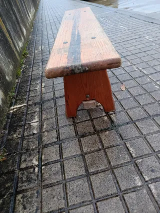 Banco de madera y metal