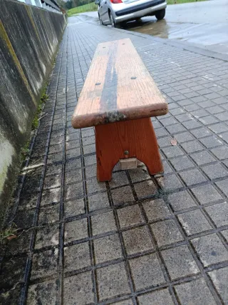 Banco de madera y metal