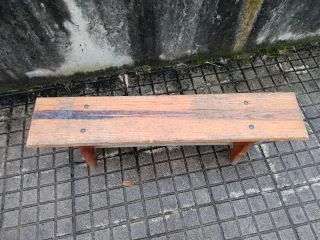 Banco de madera y metal
