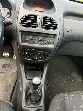 Peugeot 206 2003